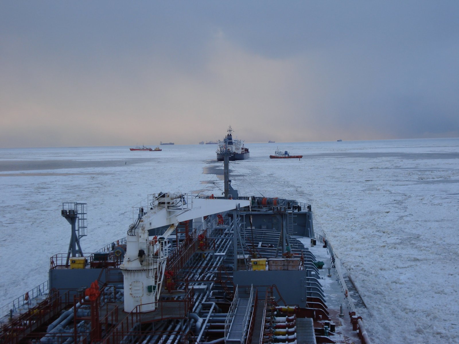 Maritime vessel and ocean